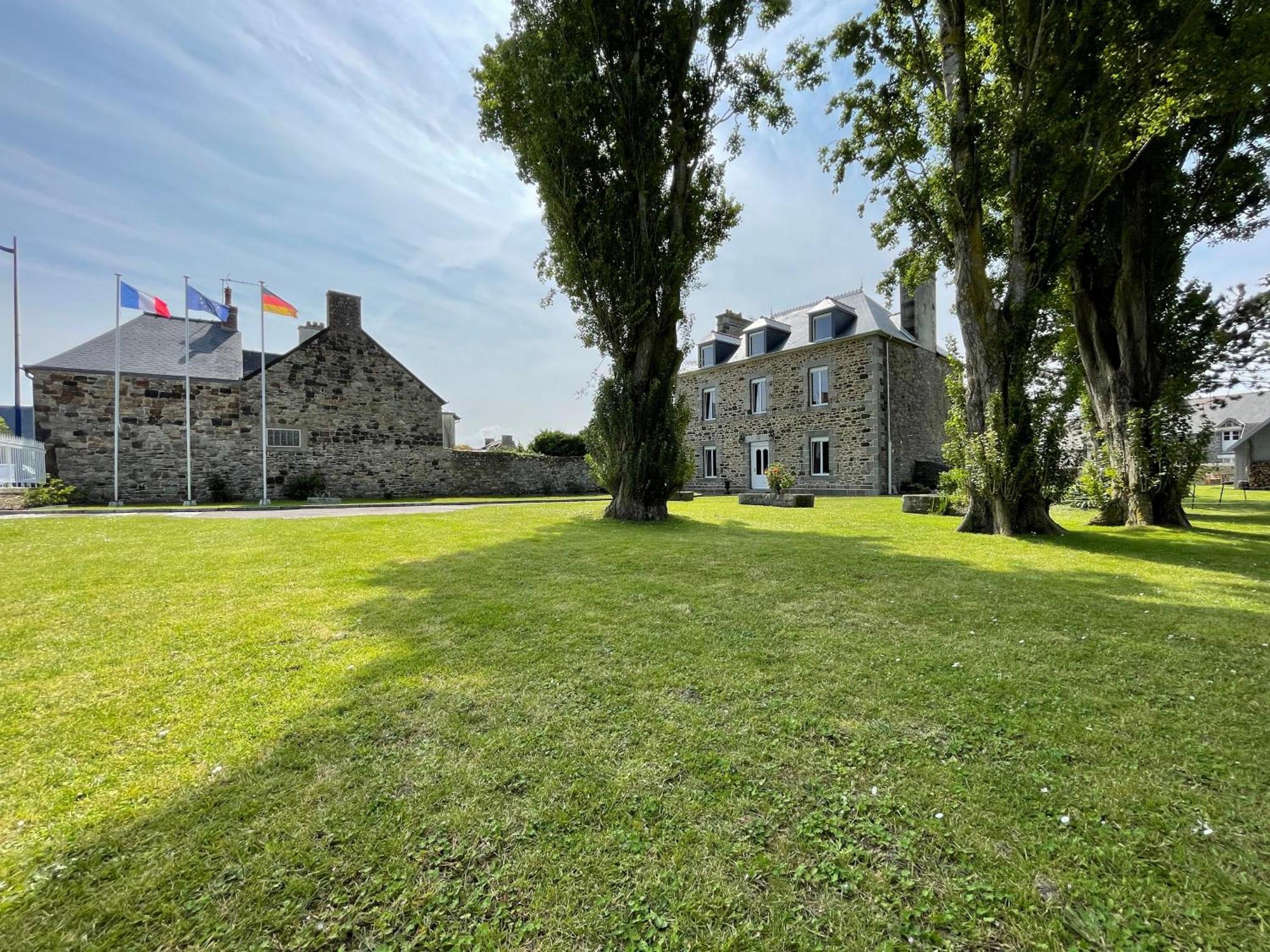 La Salmoniere Hotel Le Vivier-sur-Mer Exterior photo