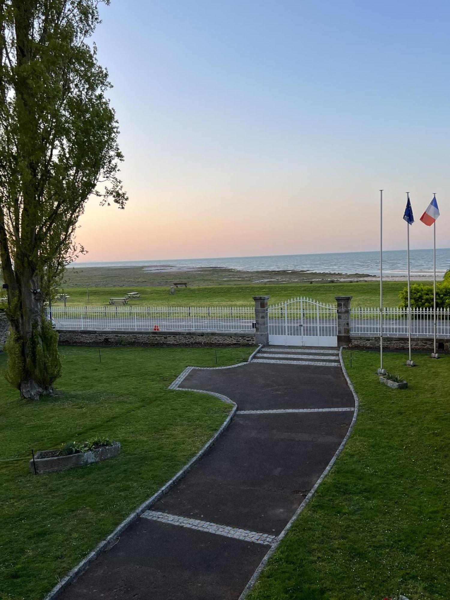 La Salmoniere Hotel Le Vivier-sur-Mer Exterior photo