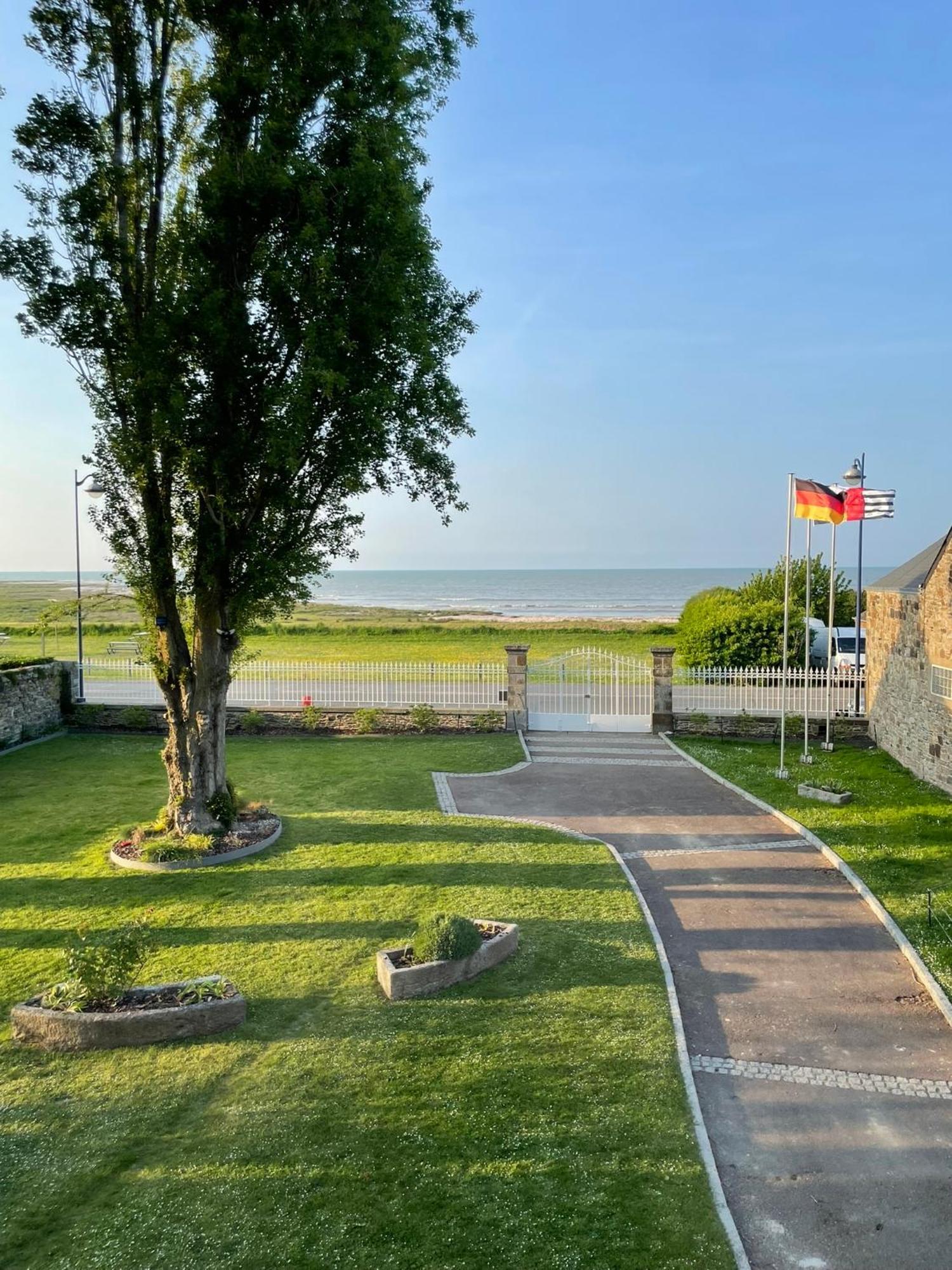 La Salmoniere Hotel Le Vivier-sur-Mer Exterior photo